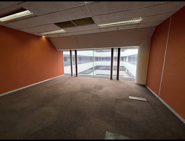 1,477M² OFFICE TO LET IN AUCKLAND PARK